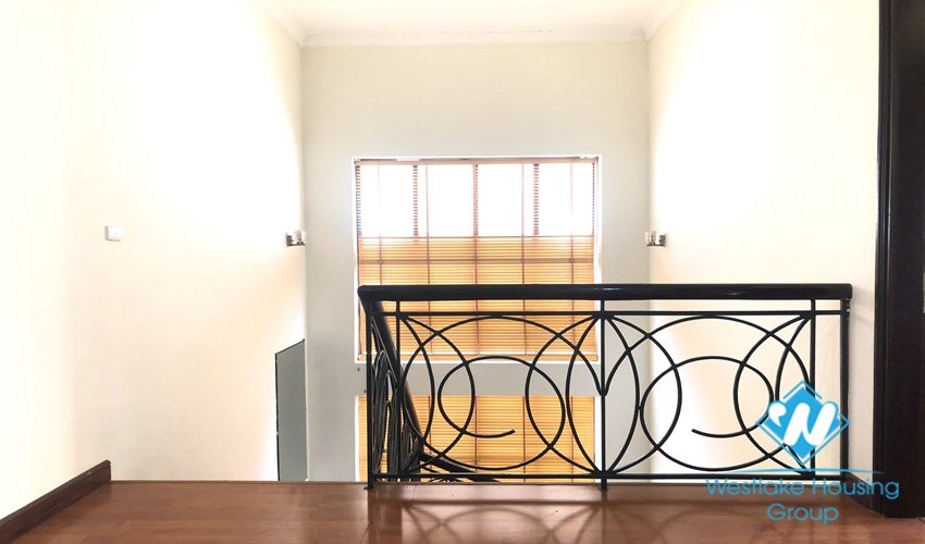 4 bedroom unfurnished house for rent near Unis